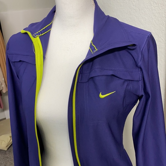 Women’s Purple Nike Dri Fit Zip Up Jacket Size XS - Picture 3 of 8
